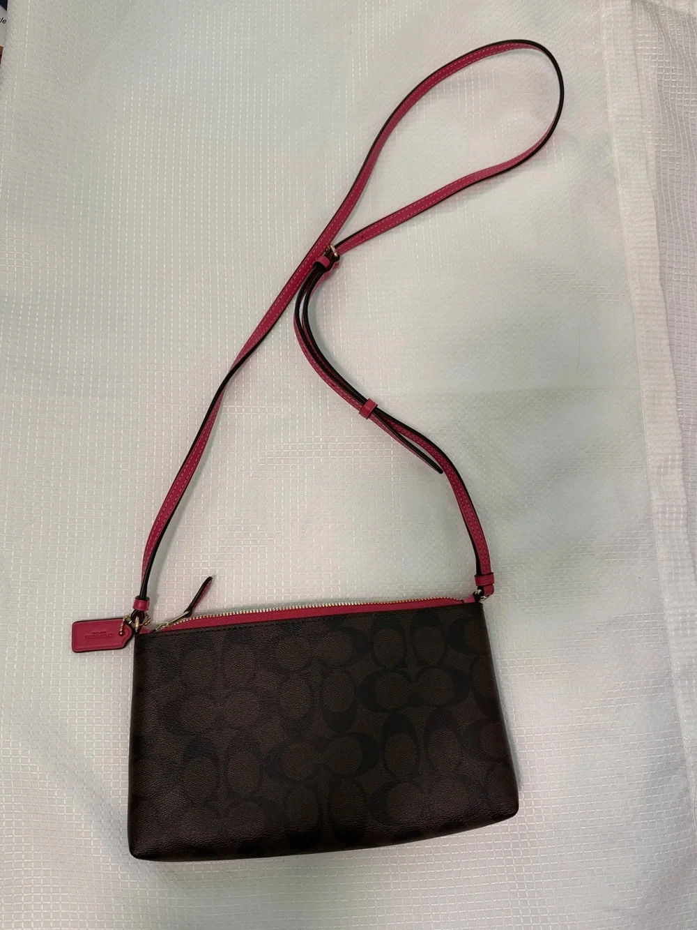 NWOT Coach Zip Top Gold/Brown Strawberry Signature Coated Canvas Crossbody 7311 - Picture 6 of 10